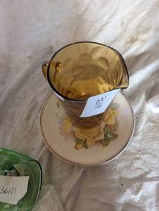 lot 36119 image: Vintage Hazel-Atlas Eldorado Gold amber glass thumbprint pitcher with flower plate