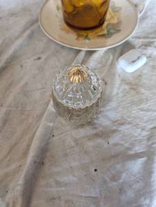 lot 36120 image: Vintage Jeannette glass national pattern