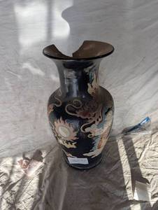 lot 36146 image: Vintage mid-century Vietnamese glazed ceramic floor vase