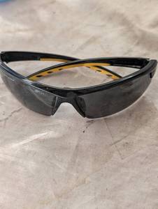 lot 36150 image: DeWalt Black and yellow glasses