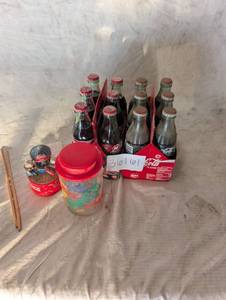 lot 36161 image: Vintage Coke-cola Bottles, Enesco Coca-Cola busy bottlers, Vintage Indiana Glass Company Coca-Cola multi-color logo