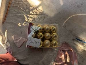 lot 36167 image: Gold Spherical Christmas ball ornaments
