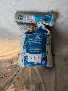 lot 36172 image: Mapei Ultraflex 1 White thinset tile mortar (50 pound)