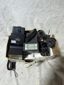 lot 36246 image: Flash Pack Electronic Flash.