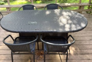 lot 52319 image: Oval Mesh Patio Dining Table 4 Chairs
