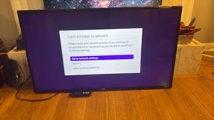 lot 52331 image: TCL 40S325 40 inch LED TV