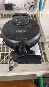lot 52362 image: Bella Rotating Waffle Maker