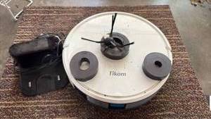 lot 52371 image: Tikom Robot Vacuum with Charging Dock and Accessories