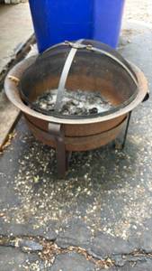 lot 52374 image: Fire Pit Bowl with Spark Screen