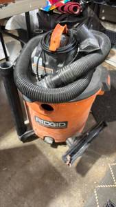 lot 52391 image: RIDGID 5.0 HP WetDry Vacuum with Hose and Accessories