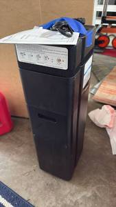 lot 52409 image: Ultrasonic Cool and Warm Mist Humidifier HQ-2824UW 170W