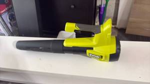 lot 52417 image: Ryobi PCLLB01 18V Cordless Leaf Blower