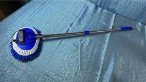 lot 2034 image: Microfiber Car Wash Mop with Extending Handle
