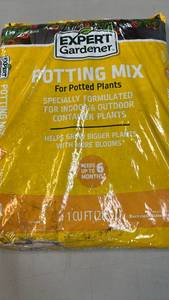 lot 2041 image: Expert Gardener Potting Mix for Potted Plants 1 Cu Ft