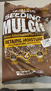 lot 2059 image: Pennington Seeding Mulch 30 lbs Covers 600 sq ft