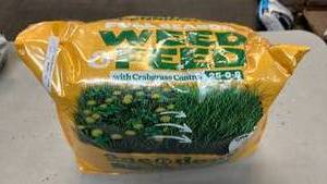 lot 2061 image: Pennington Full Season Weed & Feed with Crabgrass Control 25-0-8