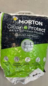lot 2097 image: Morton Clean and Protect Water Softener Pellets 40 lb