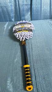 lot 3027 image: Platinum Series Xl Car Washing Microfiber Mop  Extends to 48