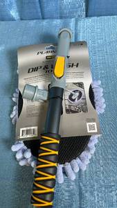 lot 3028 image: Platinum Series Xl Car Washing Microfiber Mop  Extends to 48