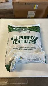 lot 8050 image: Expert Gardener All Purpose Fertilizer 10-10-10 40 lbs