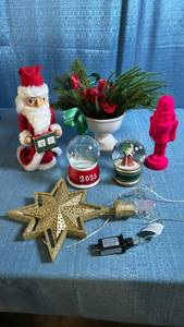 lot 8094 image: Christmas Decoration Lot Snow Globes Star Topper Figurines 6-Piece