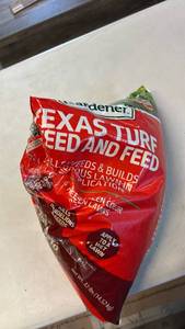 lot 8161 image: Gardener Texasturf Seed and Feed 15-5-10 Lawn Application