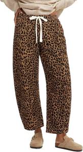 lot 2677 image: GRAPENT Barrel Jeans, High-Waisted, Pull-On, Wide-Leg, Cropped Leopard Denim 2XL