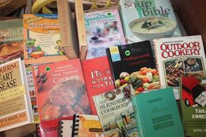 lot 3570 image: Lot of Vintage Cookbooks