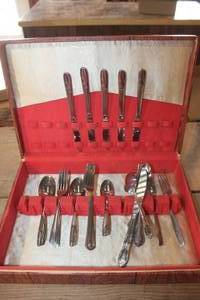 lot 3574 image: Vintage Silverware in Storage Box