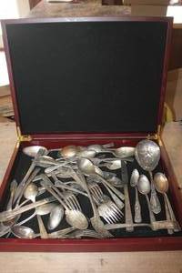 lot 3575 image: Vintage Silverware in Storage Box