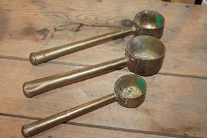 lot 3579 image: Antique Long Handled Hammered Brass Ladles