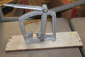 lot 3600 image: Large Nut Cracker