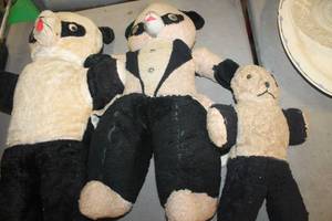 lot 3602 image: Antique Stuffed Teddy Bears