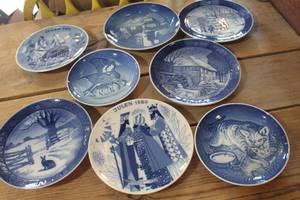 lot 3605 image: Vintage Dcor Plates