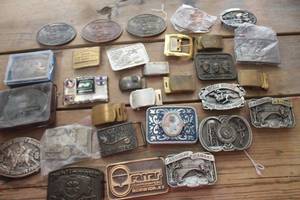 lot 3607 image: 30 Belt Buckles
