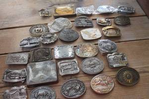 lot 3608 image: 30 Belt Buckles