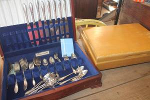 lot 3610 image: Vintage Silverware in Wood Box and 1 Empty Storage Box