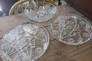 lot 3620 image: Large Vintage Cut Glass Serving Plates & Bowl