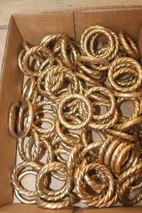 lot 3623 image: Metal Gold Curtain Rod Rings