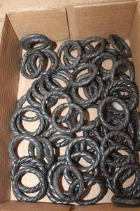 lot 3624 image: Metal Black Curtain Rod Rings