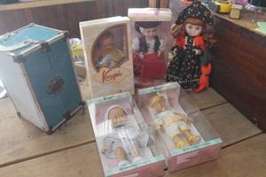 lot 3633 image: NIB Kewpie Dolls and More