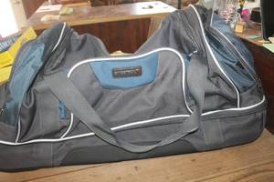 lot 3648 image: Large Swiss Tech Rolling Duffle Bag
