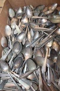 lot 3662 image: Vintage Silverware