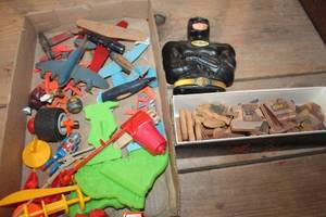 lot 3718 image: Vintage Toy Airplanes and More