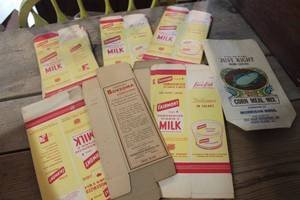 lot 3729 image: Antique Fairmont Cottage Cheese Cardboard Container Boxes & More