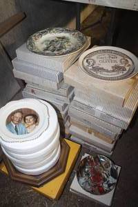 lot 3730 image: Large Lot of Vintage Dcor Plates