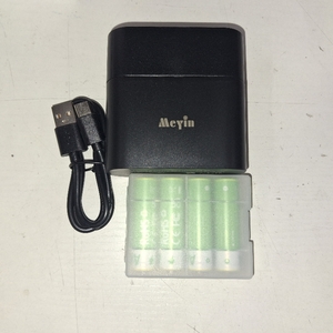 lot 40245 image: Rechargeable AA Batteries Charger 4 Battery charger