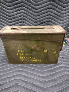 lot 27955 image: Vintage US ARMY 50 CAL. METAL AMMO BOX