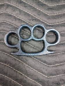 lot 27969 image: Blue Metal Knuckle Duster