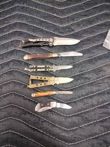 lot 60988 image: Lot of Mini Pocket Knives